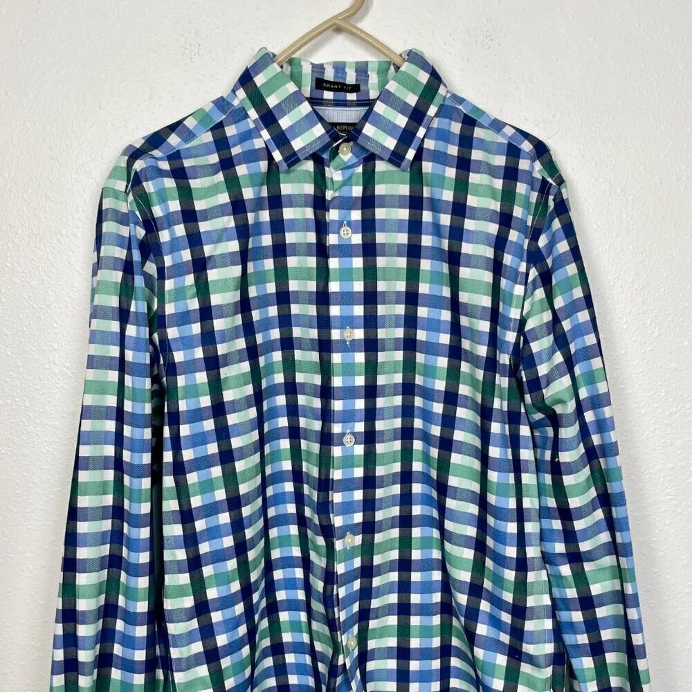 Banana Republic and Vineyard Vines Men's Button Down Plaid Slim Fit Bundle Sz: M